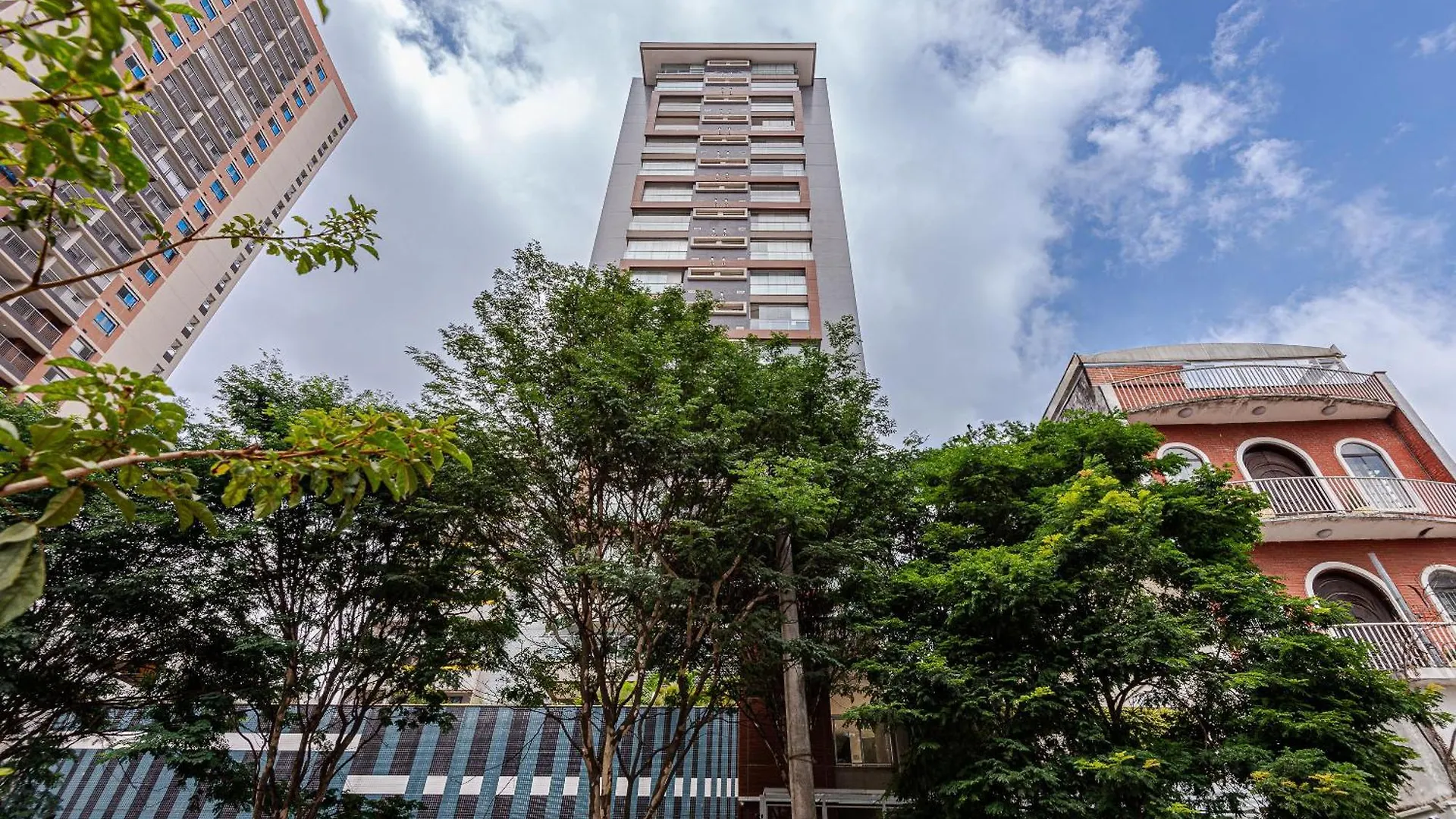 A 300M Do Metro, 1 Vaga, Sauna, 15º Andar! Sao Paulo Apartment