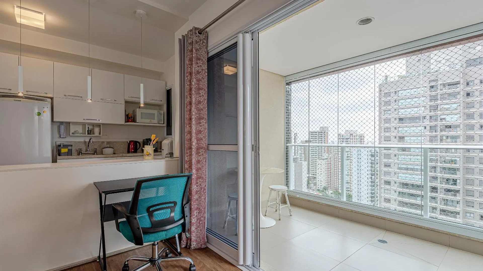 Apartment A 300M Do Metro, 1 Vaga, Sauna, 15º Andar! Sao Paulo